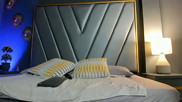 BrendaAdams  online show from November 10, 11:16 am