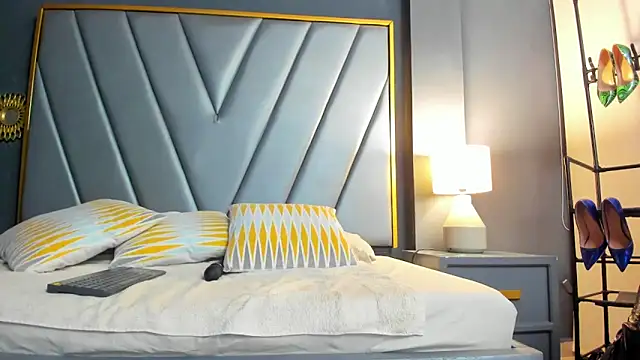 BrendaAdams  online show from October 23, 10:54 am