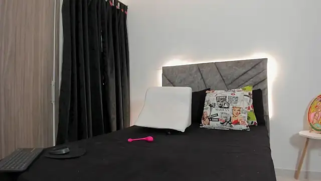 brittanypalmer2023 online show from December 4, 1:57 pm