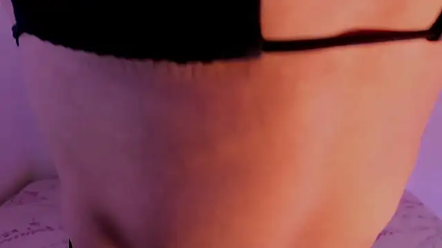 carolinemiller7 online show from November 5, 5:23 am