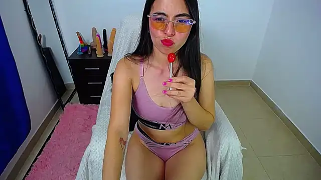 hot girl01 hanna online show from April 1, 1:17 am