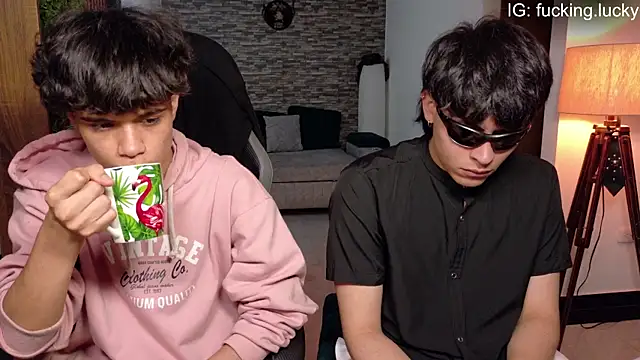 MyLatinHotBoys online show from April 25, 7:22 pm