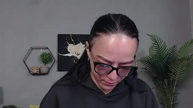 IzabelllNoir online show from May 17, 10:03 am