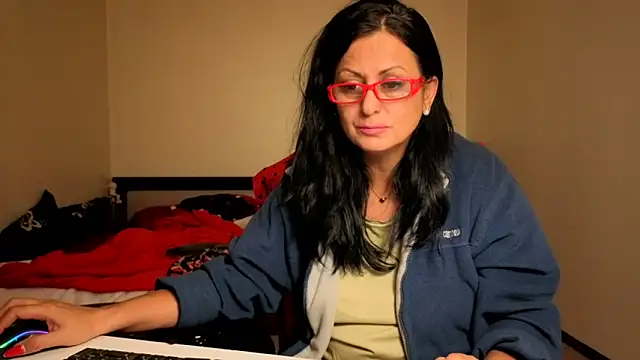 YourDreamLoverr online show from October 9, 11:09 pm