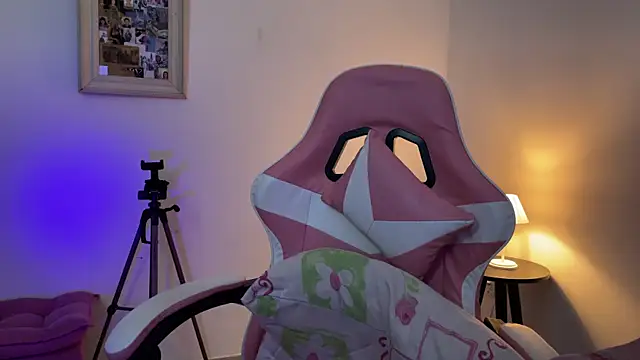 SweetPaige  online show from April 3, 8:07 pm