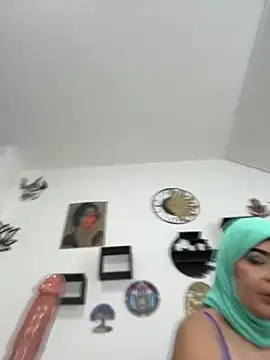 jamilaross online show from February 4, 11:30 pm