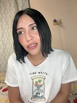 LunaAurora3 online show from November 19, 6:46 am