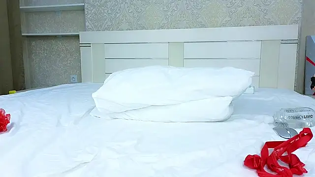 Diana Moon  online show from October 11, 1:21 am