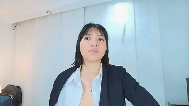 lina bedoya  online show from September 16, 11:40 am