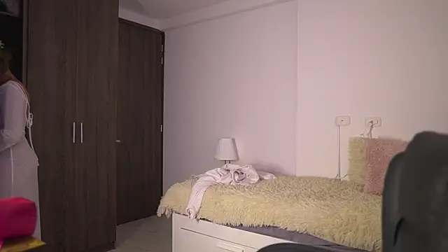 SaraParisi online show from September 24, 11:15 pm