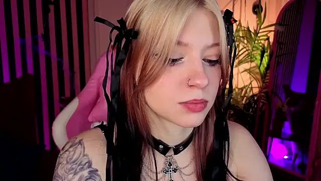 arielabradberry online show from October 23, 3:51 pm