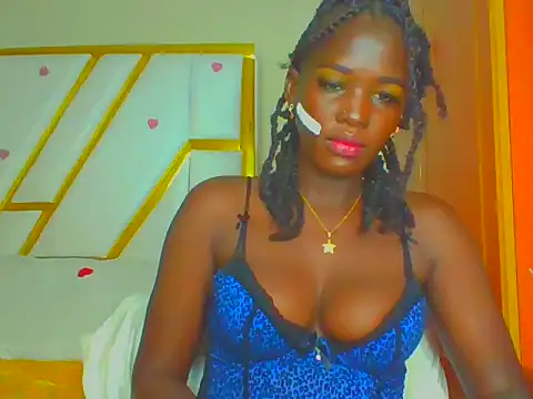 cutesmiling online show from February 15, 11:42 am