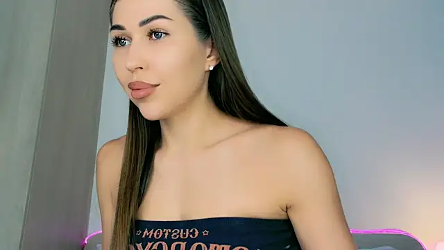 oh-my-mia online show from December 21, 9:13 am