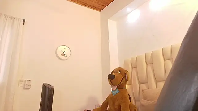 lia mariana online show from September 15, 5:42 pm