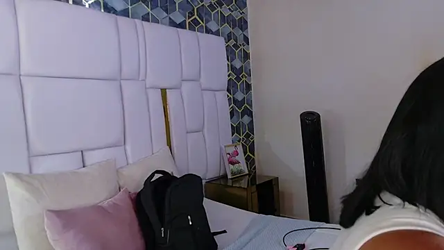 lia mariana online show from October 22, 6:13 pm