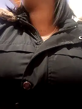 lia mariana online show from April 15, 5:19 am