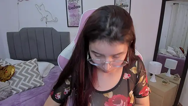 Amy joones online show from March 5, 12:45 pm