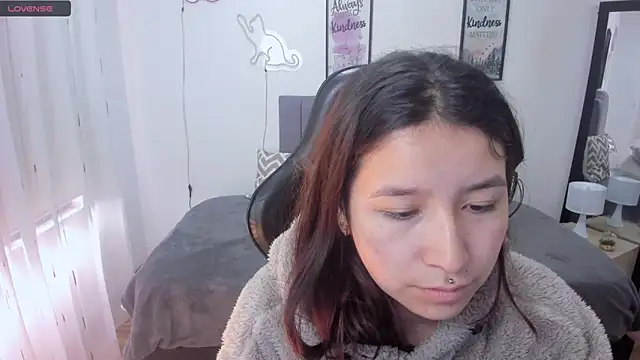 Amy joones online show from October 13, 1:14 pm