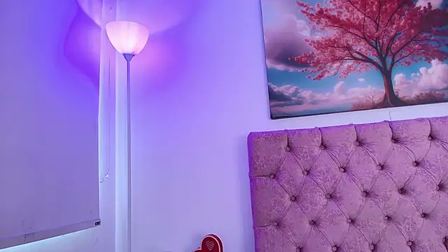 Julianaa Castro  online show from September 17, 12:14 pm