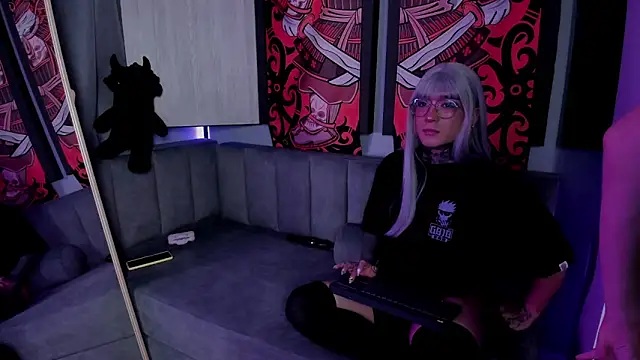 JadeyKhada online show from November 14, 12:43 am