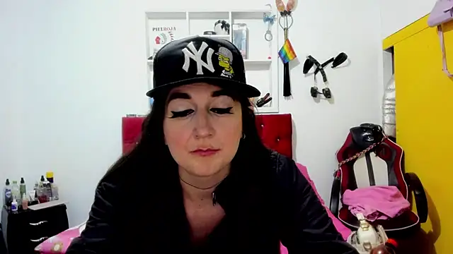 Sweet-Suck69 online show from May 5, 7:00 am