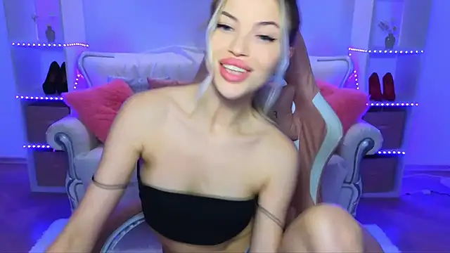 EmmyMills online show from September 26, 11:56 pm