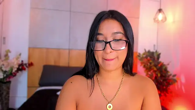 BellaHarllow online show from March 24, 11:10 pm