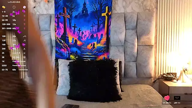 charlotte  G online show from October 13, 12:41 pm