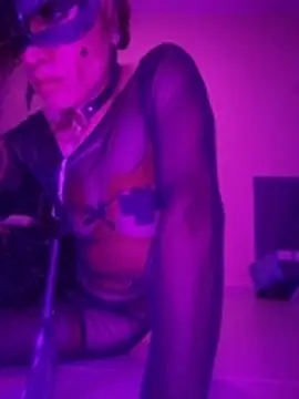 kandyloves online show from October 16, 8:17 am