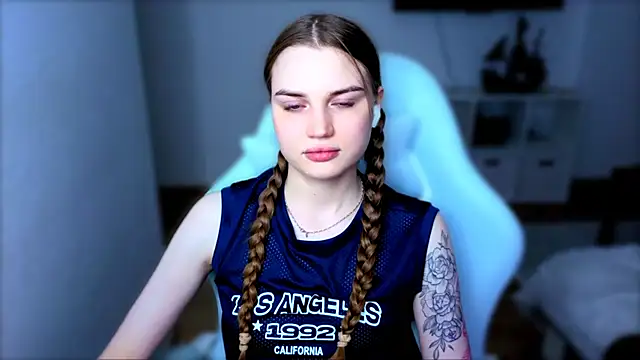 StellaLawless online show from December 5, 8:32 pm