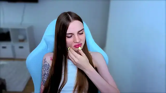 StellaLawless online show from September 12, 8:45 am