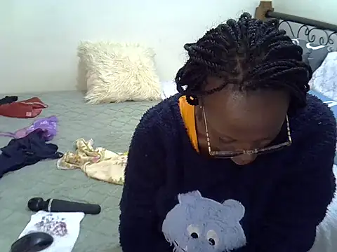 Sweet Bear online show from May 30, 11:19 am