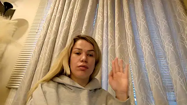 kianaxxx online show from January 7, 12:03 am