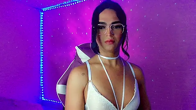 Ms-Zoehans online show from January 15, 11:00 pm