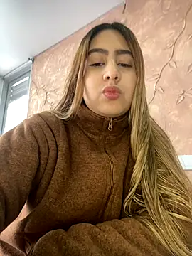 Miabonnett  online show from October 13, 12:08 pm