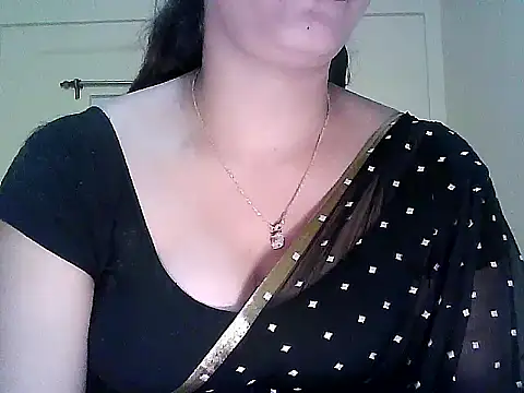 Model-Tanya online show from December 21, 11:58 am