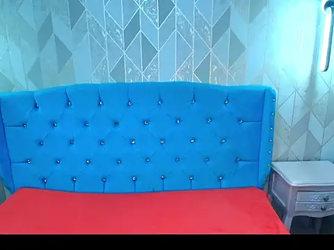 Lilyevansx online show from September 12, 6:59 pm