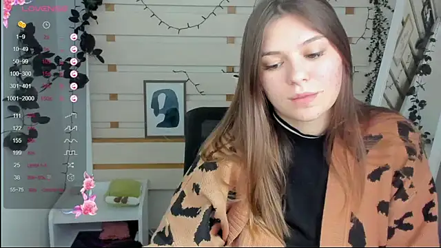 Josephine Kiss online show from April 8, 12:40 pm