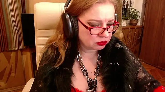 Miss Tress online show from February 13, 9:27 pm