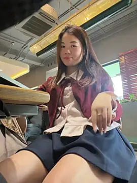 Emily 9xx online show from March 12, 5:32 am