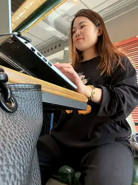 Emily 9xx online show from November 28, 4:26 am