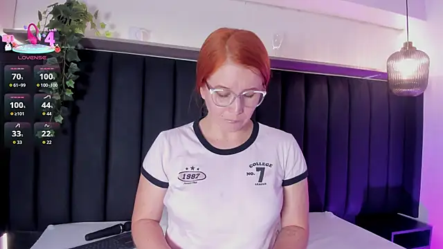 AllisonRoberts  online show from September 14, 1:25 am