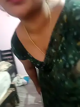 louise92 online show from April 11, 5:49 pm