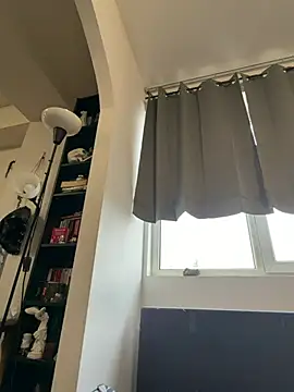 AriaVoss online show from April 9, 3:39 pm