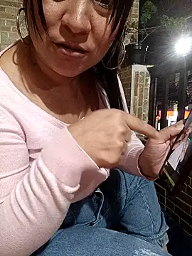 alondraabrown online show from September 19, 4:55 am