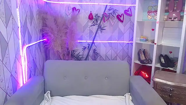 charlottemoonxz online show from September 11, 6:41 pm