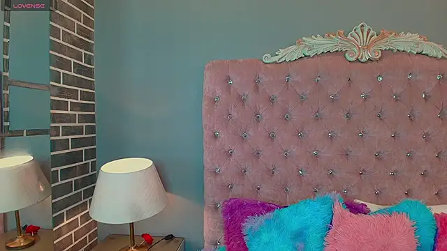 AdelaineBest online show from September 19, 4:44 am