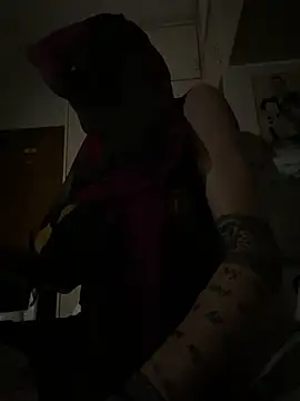 Kamaleonix online show from February 19, 9:57 pm