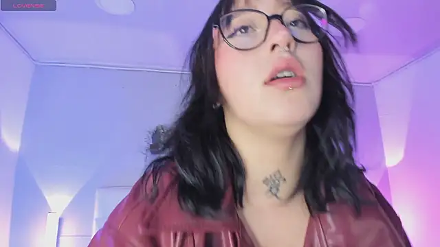 sofi bakerr online show from March 4, 11:39 am