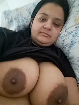 sarahhh1987 online show from March 2, 6:36 am